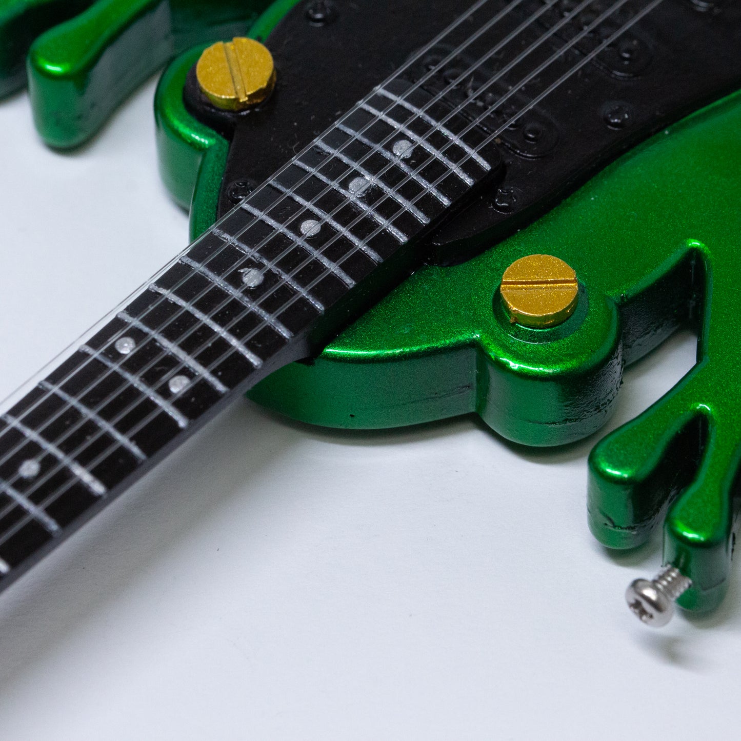 Guitare grenouille cool avec une sensation de luxe