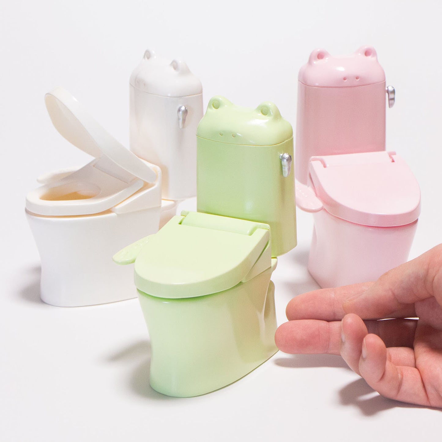 Miniature Western-style Toilet Frog Toilet